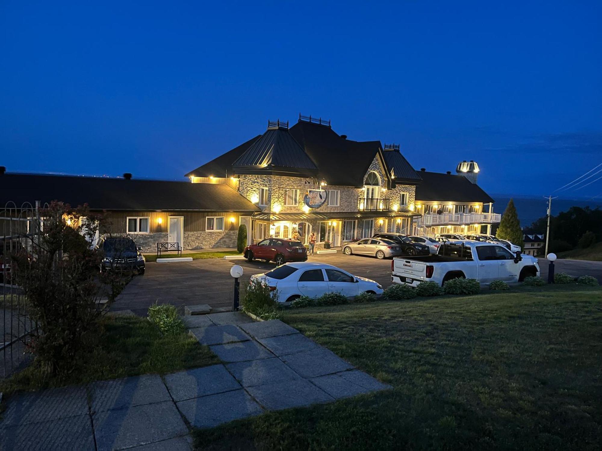 Motel Vue Belvedere Saint-Simeon  Bagian luar foto